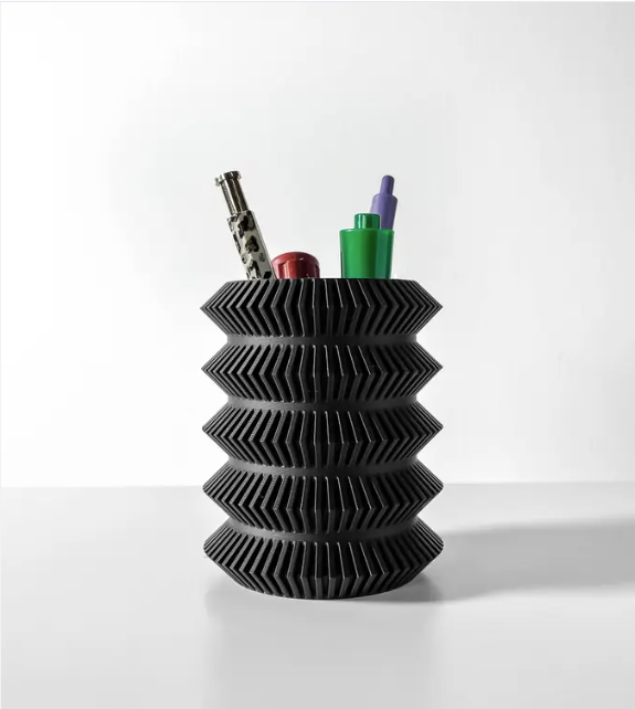 The Kuri Pen Holder